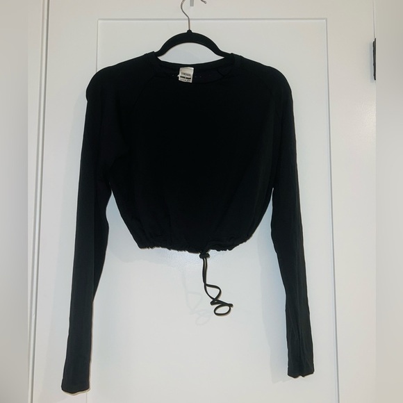 Gymshark Crop Top Long Sleeves Black Drawstring Waist Breathable Sides Medium - Picture 1 of 8